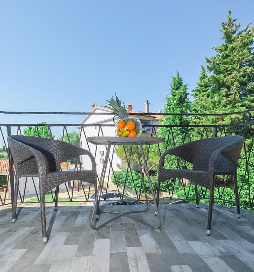 Apartmani Nina Rovinj Exterior photo